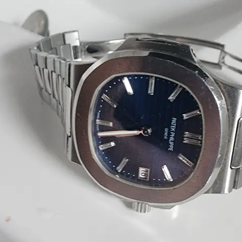 Reloj Patek Philippe Geneve estilo Nautilus carátula azul